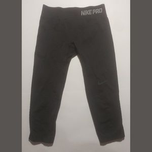 Black Nike Pro Capris